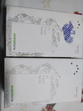 Móviles BQ Aquaris A4.5 (Negro y Blanco)