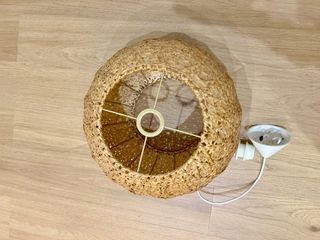 Lámpara de mimbre con cable y casquillo