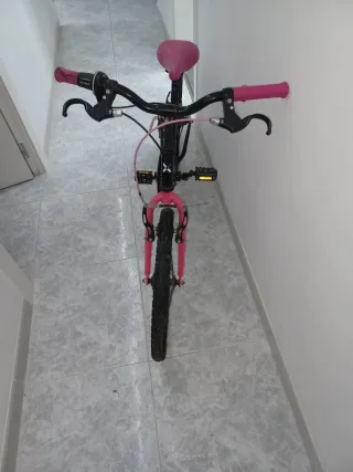 Bicicleta niña B-TWIN rosa y negra