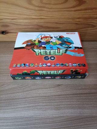 Caja Pokemon: 12 Pokeballs + 24 Muñecos Pokemon.