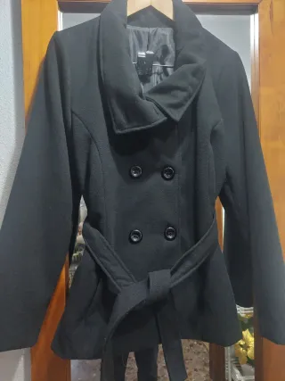 Chaqueta negra con cinturón Talla de 42 a 46 inclu