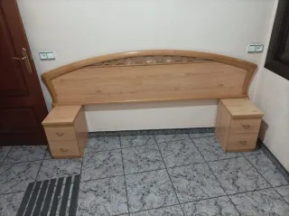 Cabecero cama con mesitas de madera