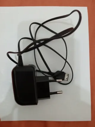 Teléfono Samsung E 1200 Teclas Negro