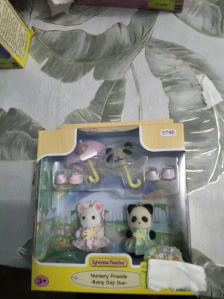 Sylvanian Families Nursery Friends - Rainy Day Duo