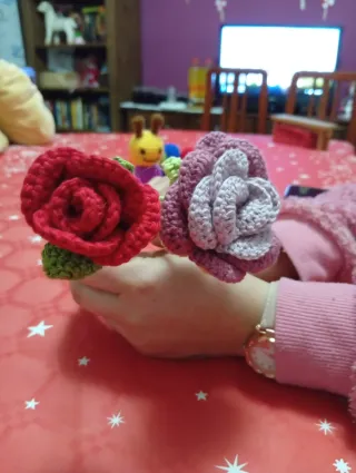 Claveles de Amigurumi hechos a mano.