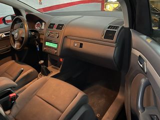 Volkswagen Touran 2012