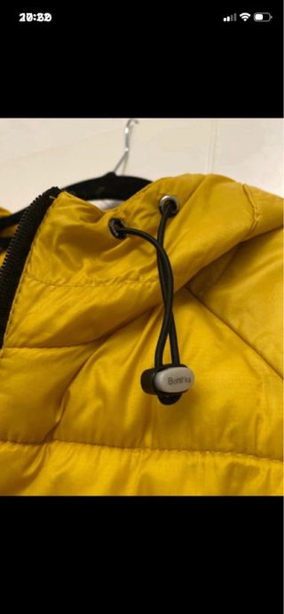 Anorak Bershka amarillo