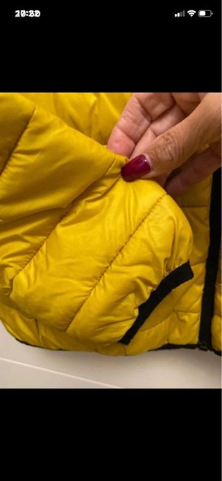 Anorak Bershka amarillo