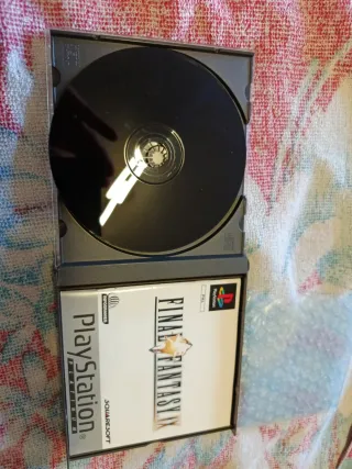 Consola PS1 y 3 juegos Final Fantasy