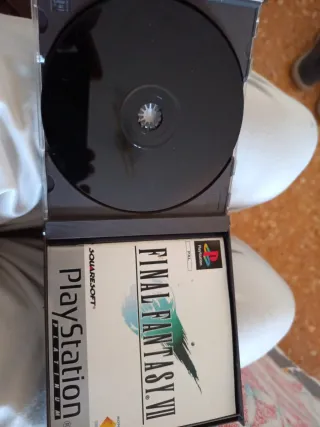 Consola PS1 y 3 juegos Final Fantasy