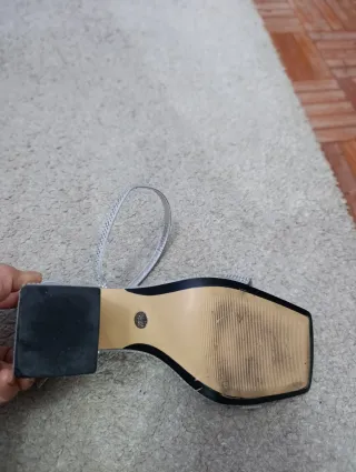 Zapatos de tacón Zara plateados talla 38