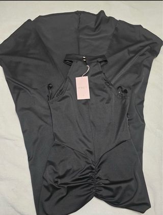 Vestido de fiesta negro elegante