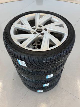 4 LLANTAS VOLKSWAGEN CON NEUMATICOS DE INVIERNO