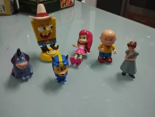 Lote de 6 figuras de personajes