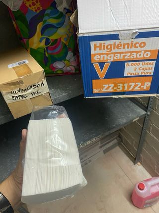 Dispensador Papel WC y papel WC