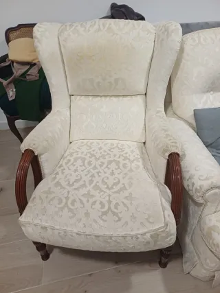 Sofá y sillón de tela beige