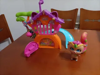 Casa Bestree con figura