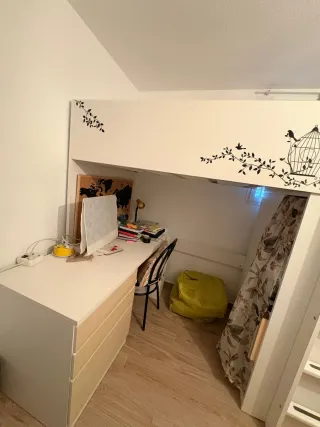 Litera infantil blanca con escritorio