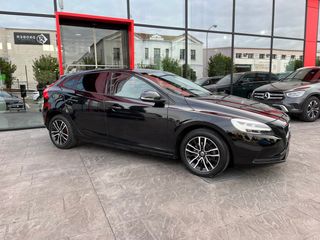 Volvo V40 D2 MOMENTUM 2019