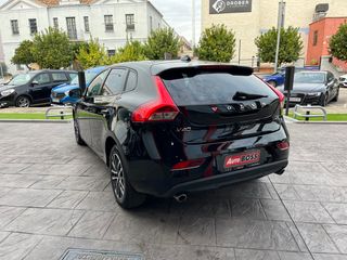 Volvo V40 D2 MOMENTUM 2019