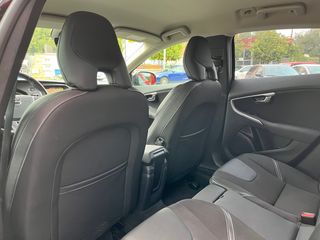 Volvo V40 D2 MOMENTUM 2019