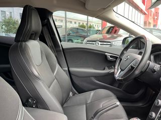 Volvo V40 D2 MOMENTUM 2019