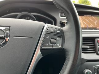 Volvo V40 D2 MOMENTUM 2019