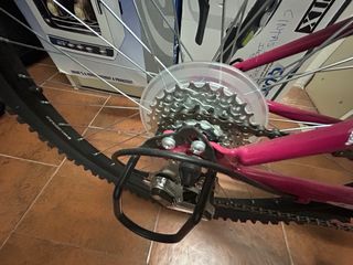 Bicicleta 24 rosa seminuova