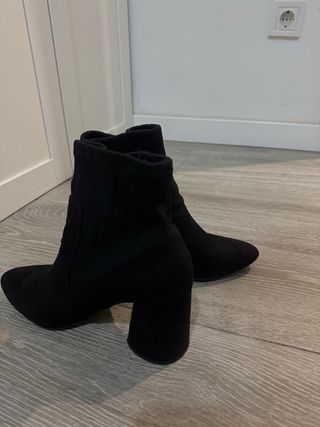 Botines negros Stradivarius Talla 39