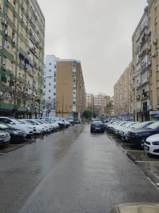 Se alquila local en muy buena ubicación con paso