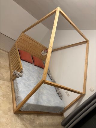 Cama Montessori 120x190 con colchón y luces.