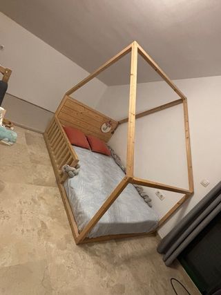 Cama Montessori 120x190 con colchón y luces.