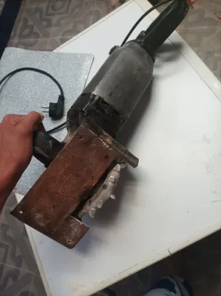 Cortador de pared para cables