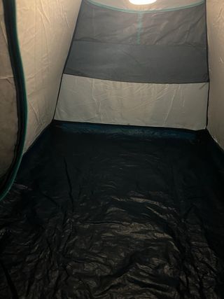 Tienda de campaña Quechua MH 100.