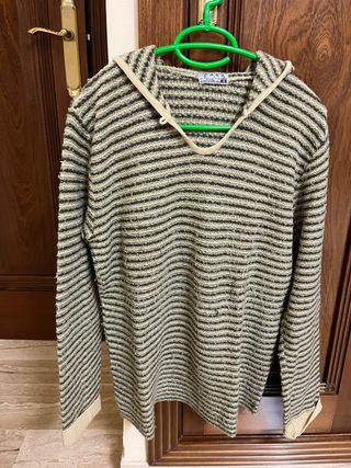 Jersey Zara con capucha. Talla S o 16 años