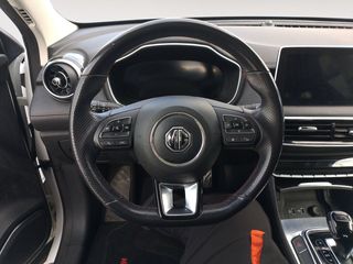 MG HS Luxury