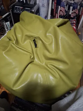 Puf verde oliva de piel