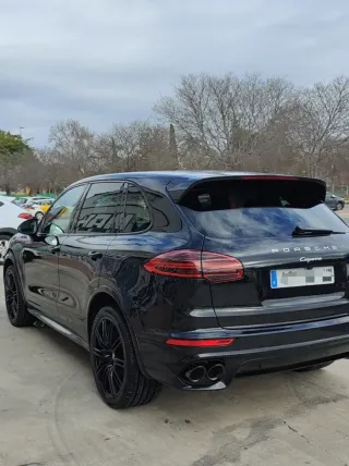Porsche Cayenne Platinum Edition Pack GTS