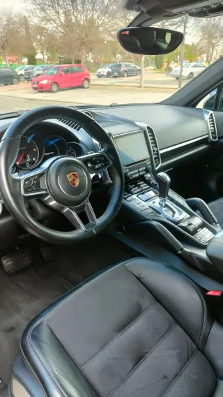 Porsche Cayenne Platinum Edition Pack GTS