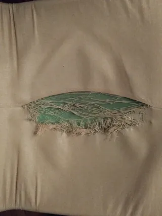 Sillón cómodo tela y madera