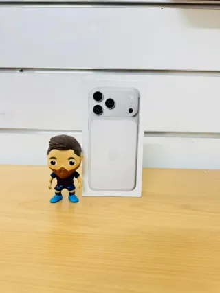 IPHONE 17 PRO MAX 256GB PLATA PRECINTADO