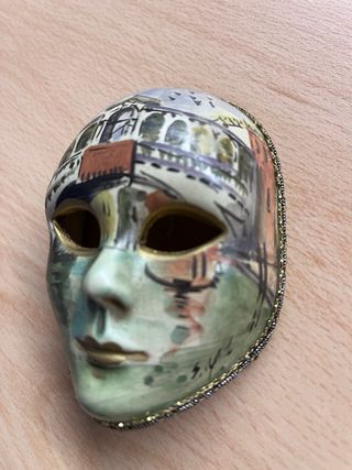 Máscara cerámica decorativa pequeña
