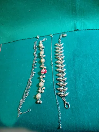 Lote de 12 pulseras variadas