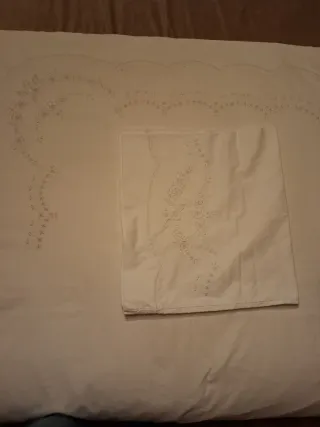Sábanas bordadas blancas