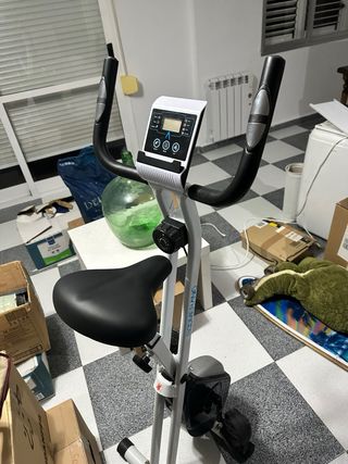 Bicicleta Estática Blanca y Negra