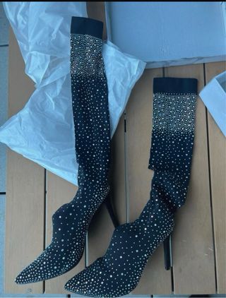 Botines negros con pedrería