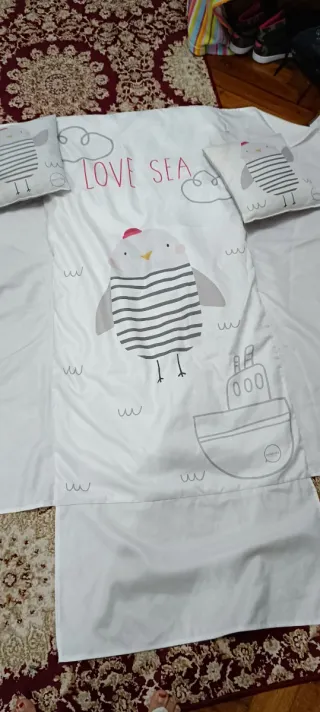 Edredón cuna diseño pingüino