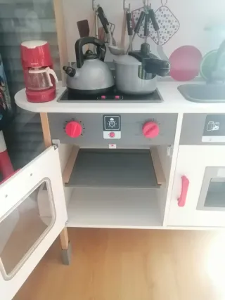 Cocina de juguete de madera