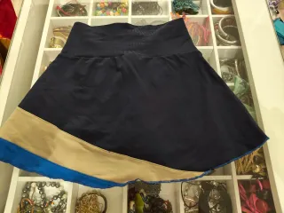 Falda deportiva de la marca MI