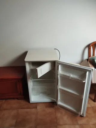 Nevera Teka Blanca en muy buen estado